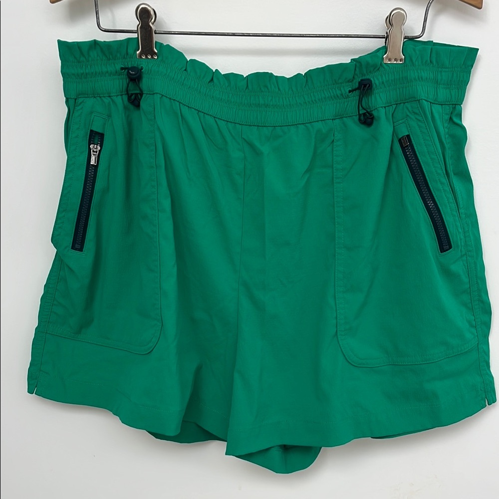 Athleta Vibrant Green Women's Cargo Shorts